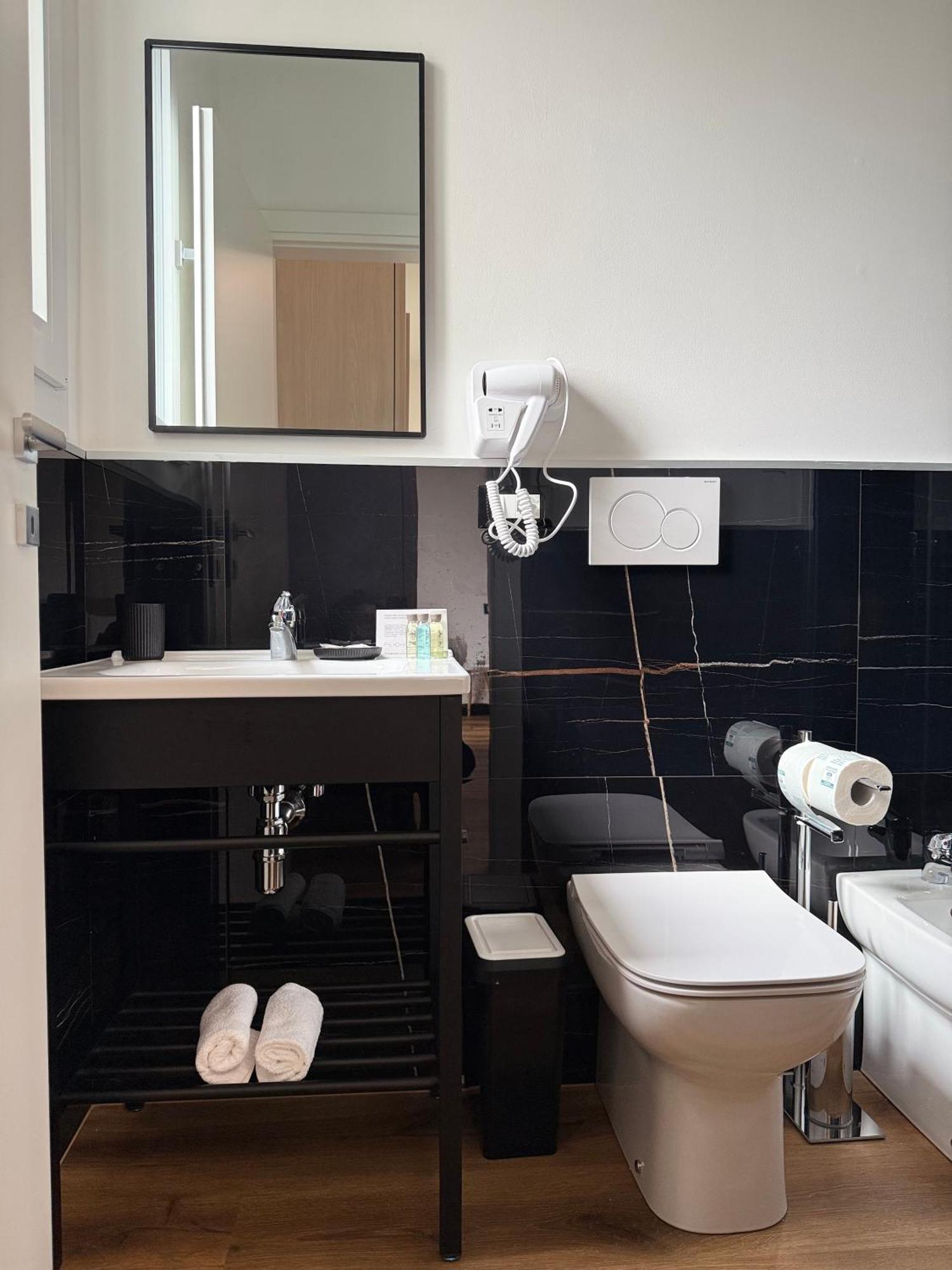 Infinity House - Eleganza Moderna Tra Treviso E Venezia Hotel Casièr Eksteriør billede