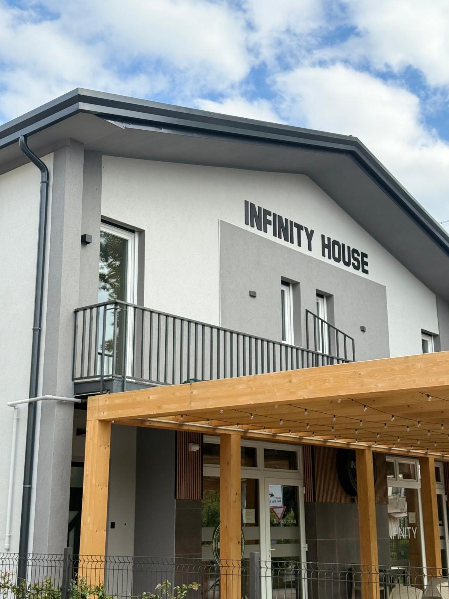 Infinity House - Eleganza Moderna Tra Treviso E Venezia Hotel Casièr Eksteriør billede