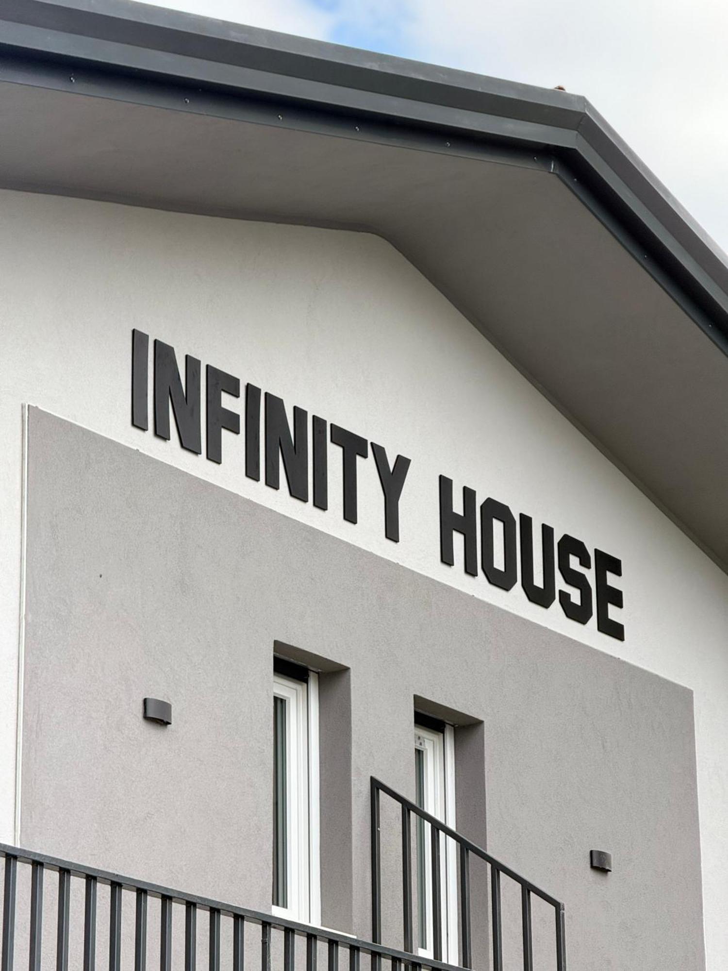 Infinity House - Eleganza Moderna Tra Treviso E Venezia Hotel Casièr Eksteriør billede