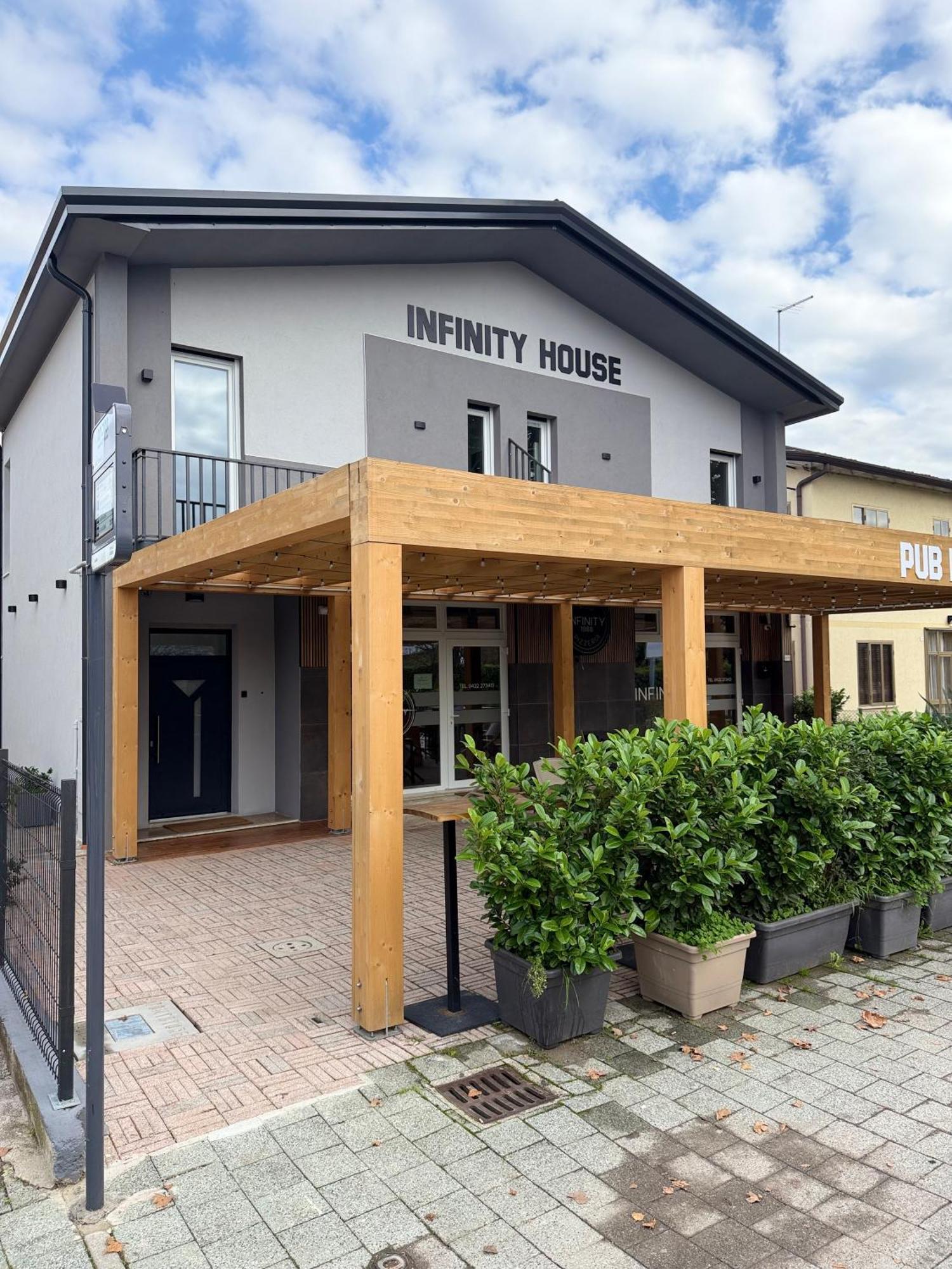 Infinity House - Eleganza Moderna Tra Treviso E Venezia Hotel Casièr Eksteriør billede